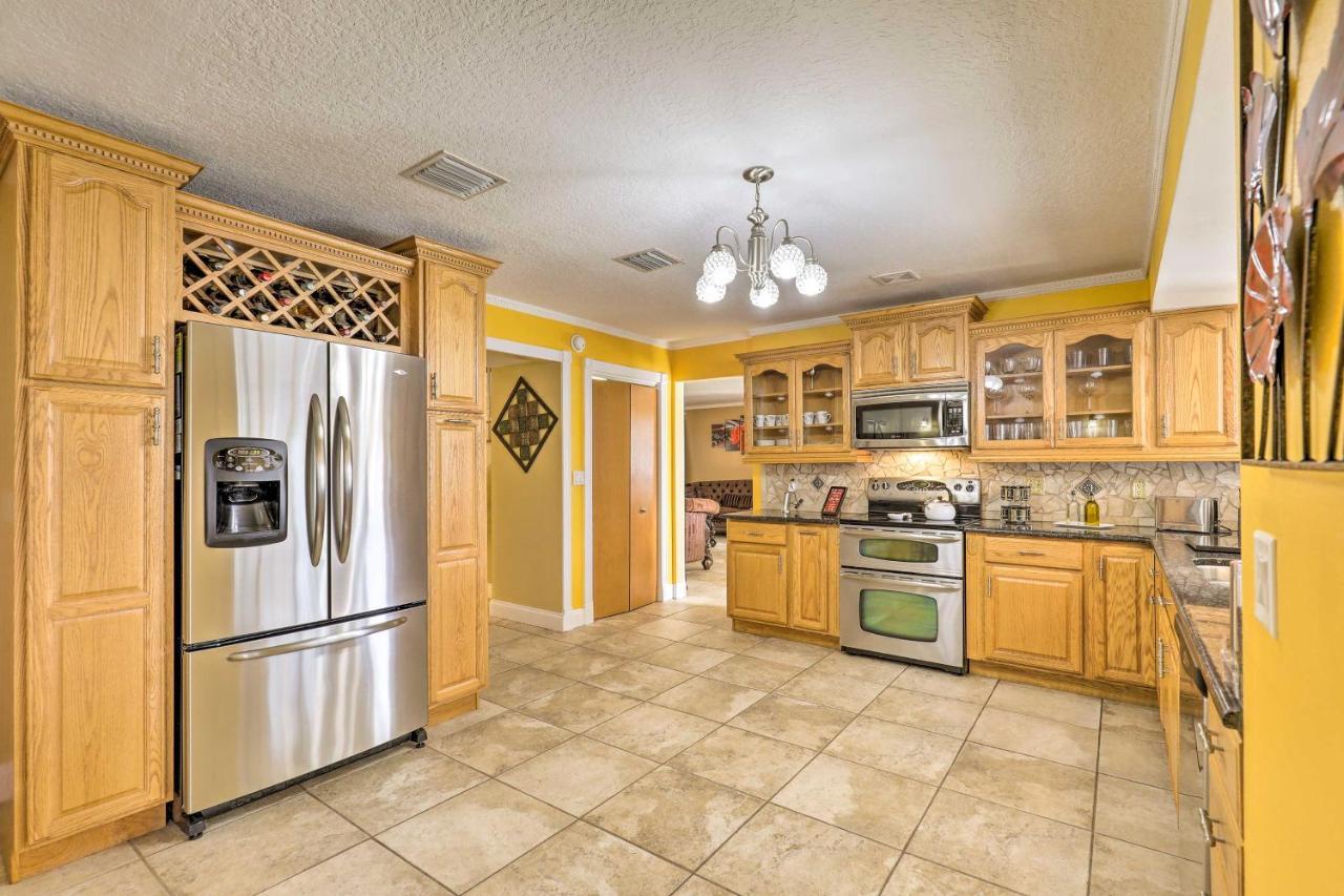Cozy Home In Heart Of Tampa With Lanai And Pool! ภายนอก รูปภาพ