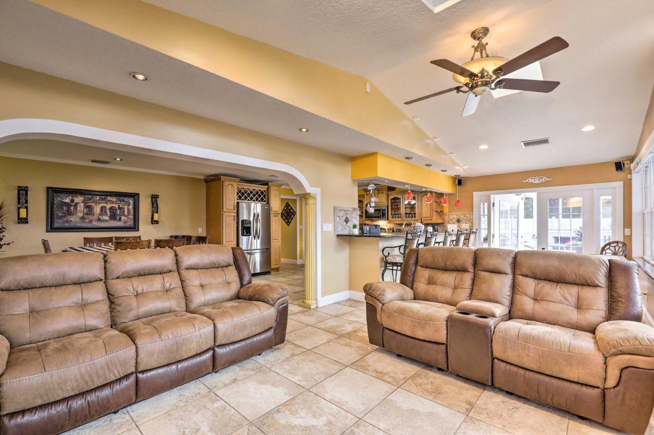 Cozy Home In Heart Of Tampa With Lanai And Pool! ภายนอก รูปภาพ